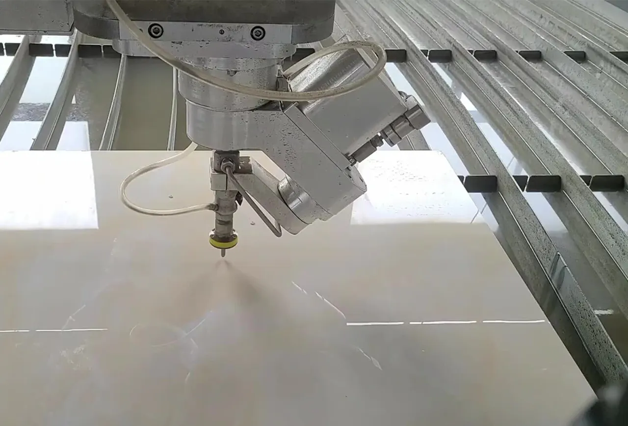 5-axis water jet cutting machine with taper compensation